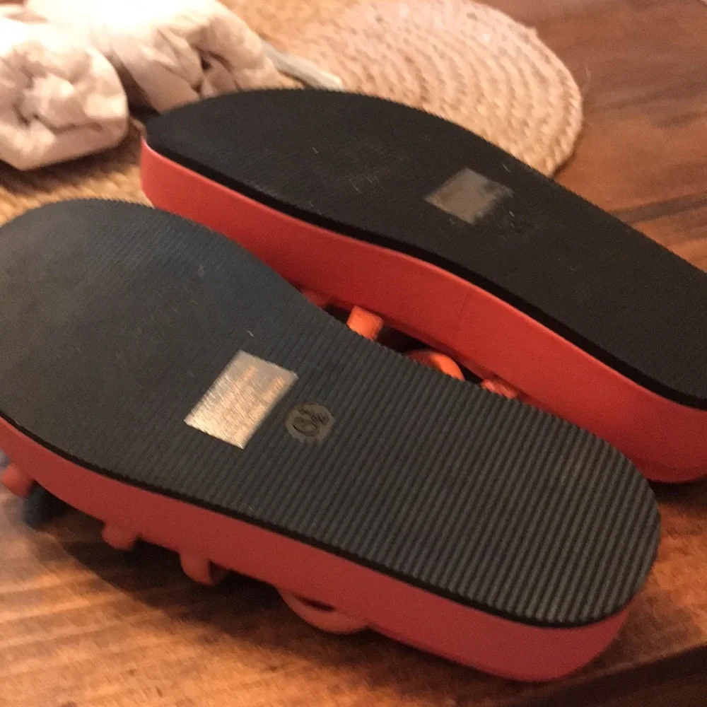 Sandles - Picture 3 of 6